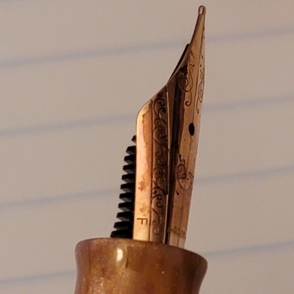 Nahvalur Fountain Pen - Schuylkill - Breast Cancer Awareness edition - fine nib - Picture 4 of 10